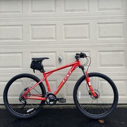 GT Men’s Ricochet Sport 27.5” Mountain Bike – Medium Frame - Bicycle