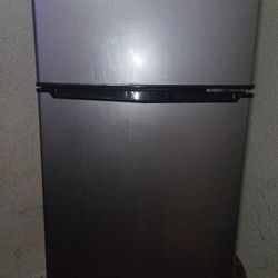 Mini Fridge & Freezer