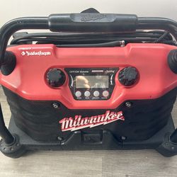 Milwaukee speaker/radio