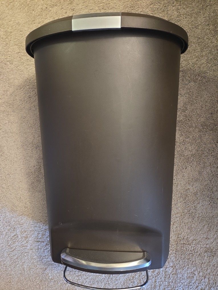 Simple Human Trash Can Model CW1358