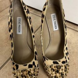 Steve Madden gold studded fur leopard heels 