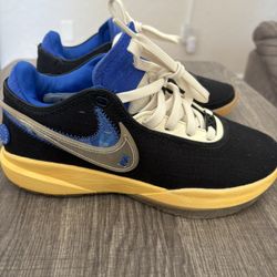 Nike Lebron 20 UNINTERRUPTED Speak Your Truth, Mens 5/Womens 6.5