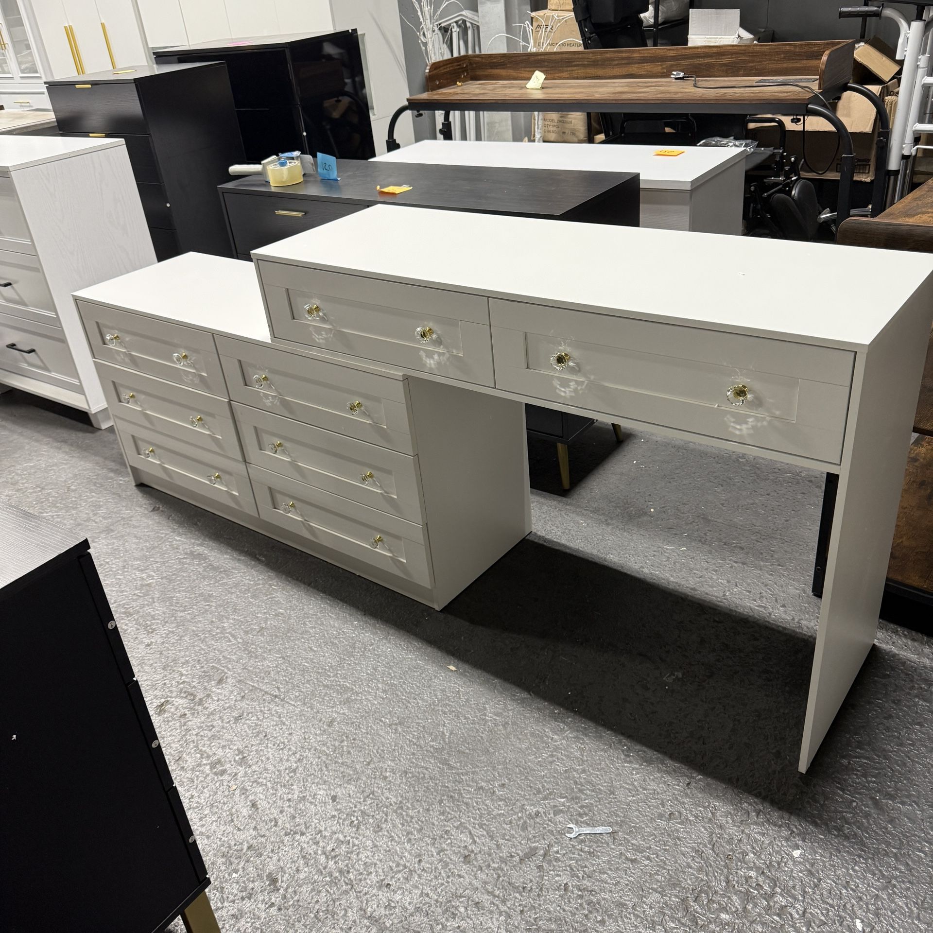 L-Shaped Dressing Ta ble with 8 Drawers, Extendable Vanity Desk and Dresser Combo, 