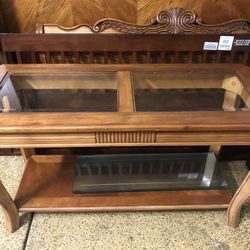 Beautiful Oak End Table