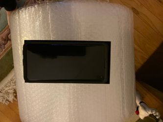 Samsung S10 spring phone in an excellent condition with temper proof glass.