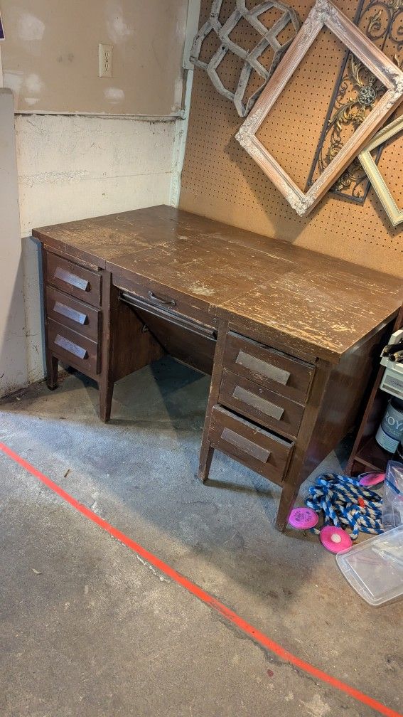 Free Desk