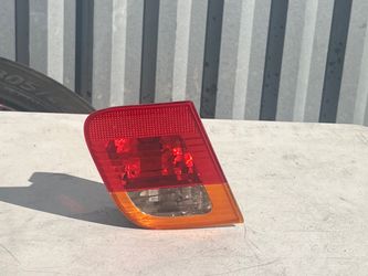 2002 BMW 330I RIGHT TAIL LAMP