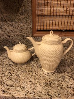 Decorative ceramic Tea pot and coffee pot