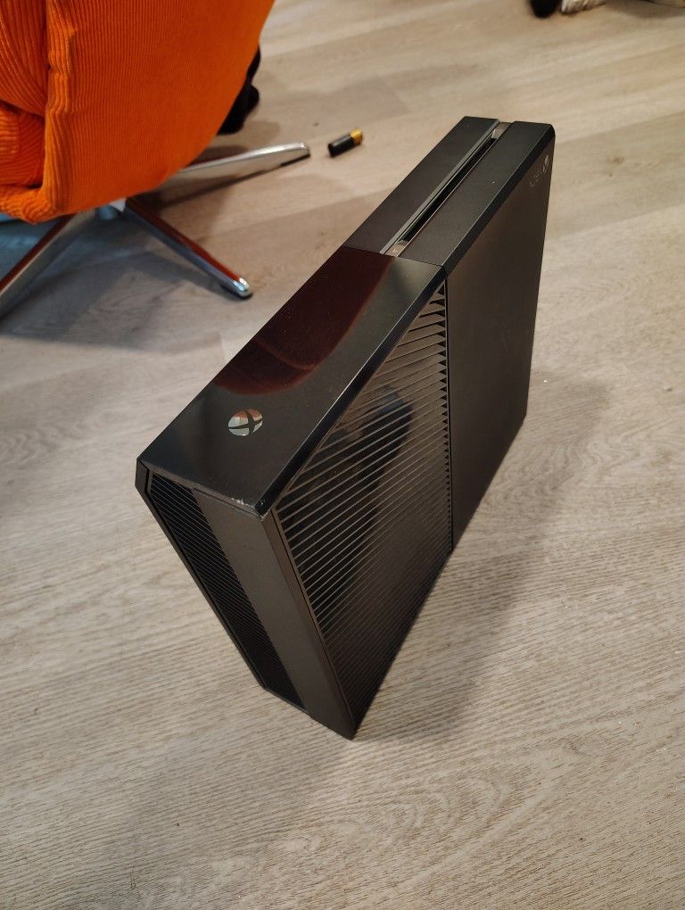 Xbox / 2015 / Model 1540