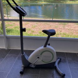 Exercise bike with calories count monitor