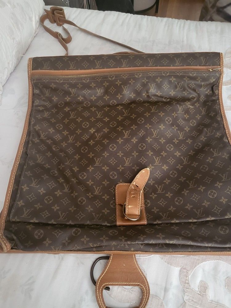 Louis Vuitton Garment Bag Authentic