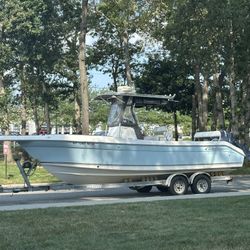 2005 Cobia Center console 28’