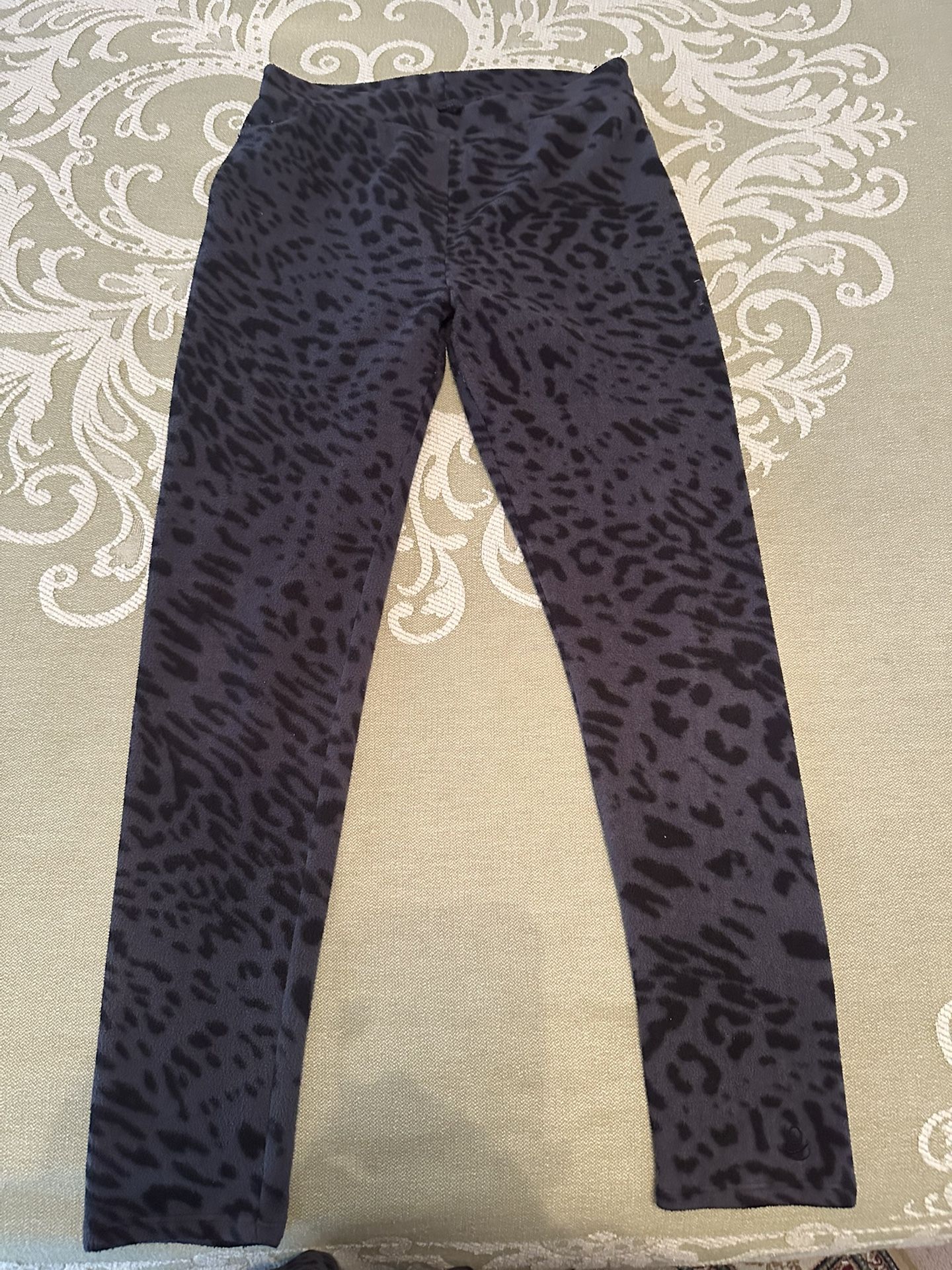 Fleece Ladies Leggings Medium. Yorktown And Staples