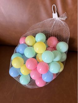 Free !! Plastic pit balls