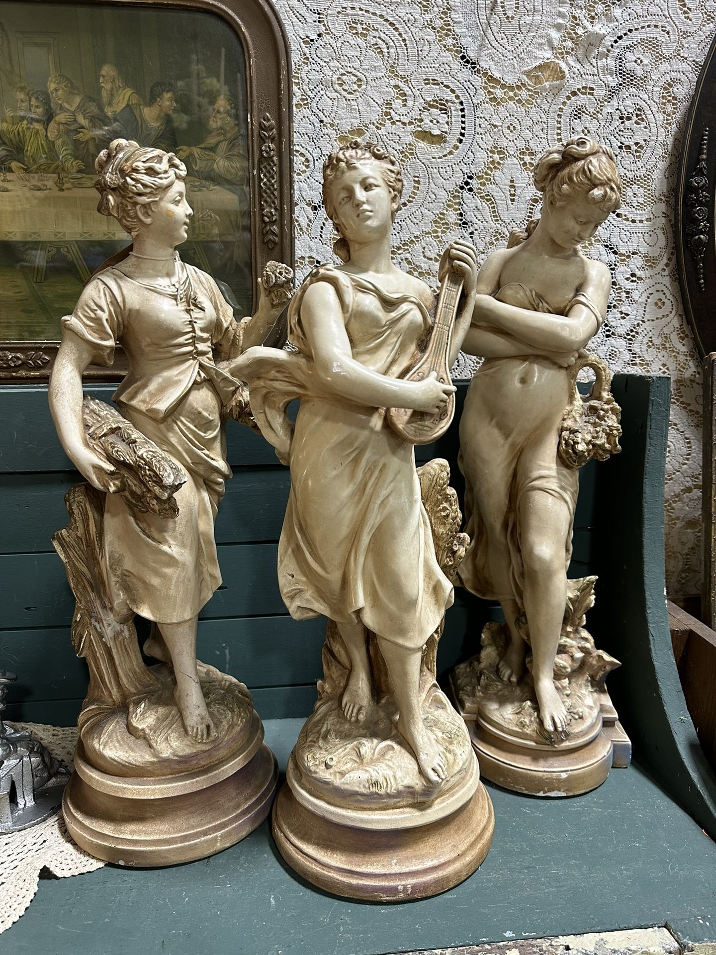 Beautiful Vintage Statues Set 
