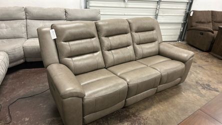 Sectional Sofa - Delivery/Financing Available