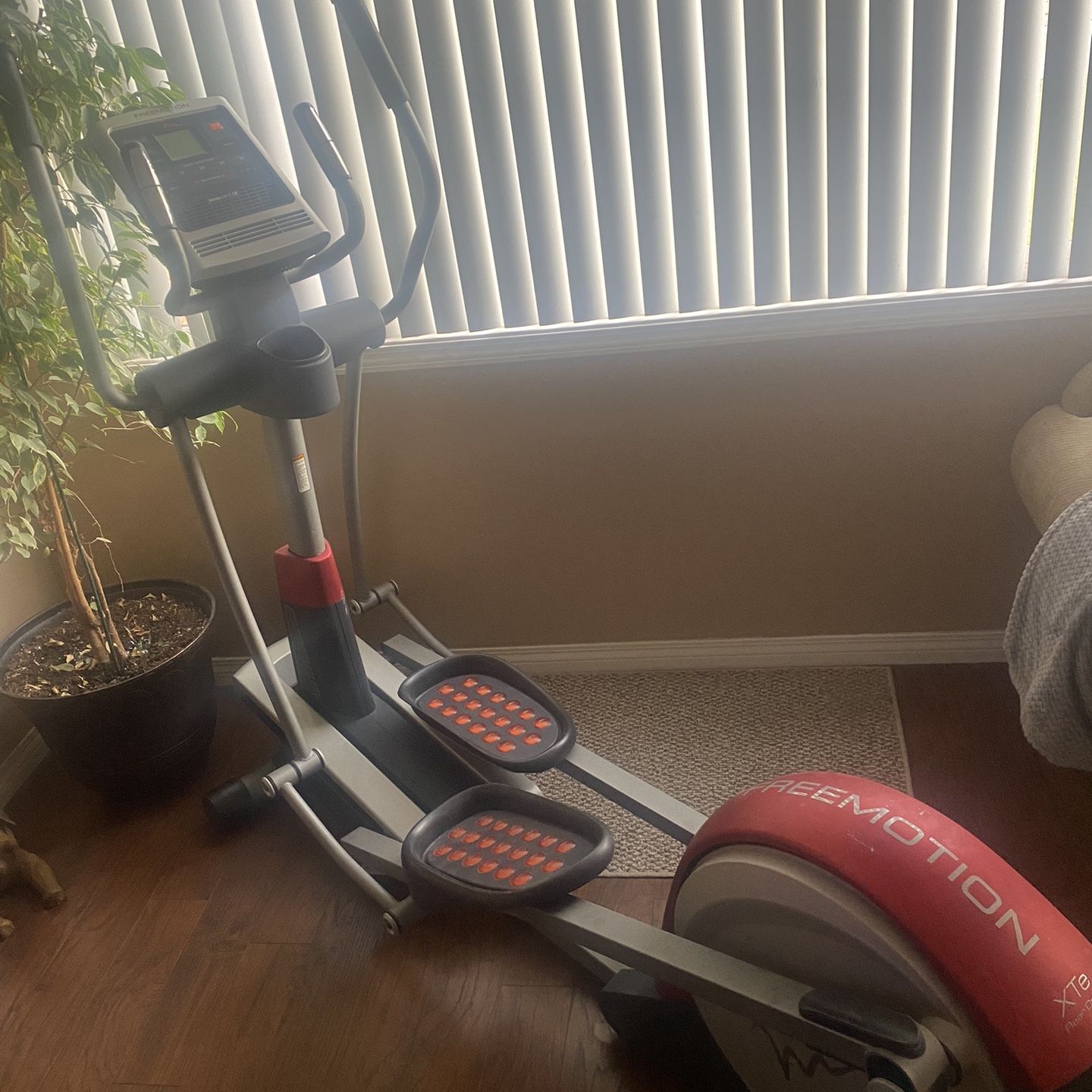 Freemotion Elliptical for Sale in Lakeside CA OfferUp