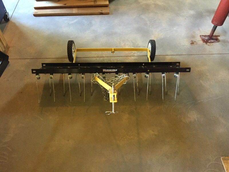 Yardworks Lawn Dethatcher