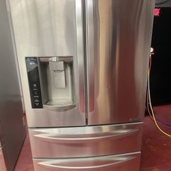 Lg 4 Door Fridge/ Nevera De 4 Puertas lG