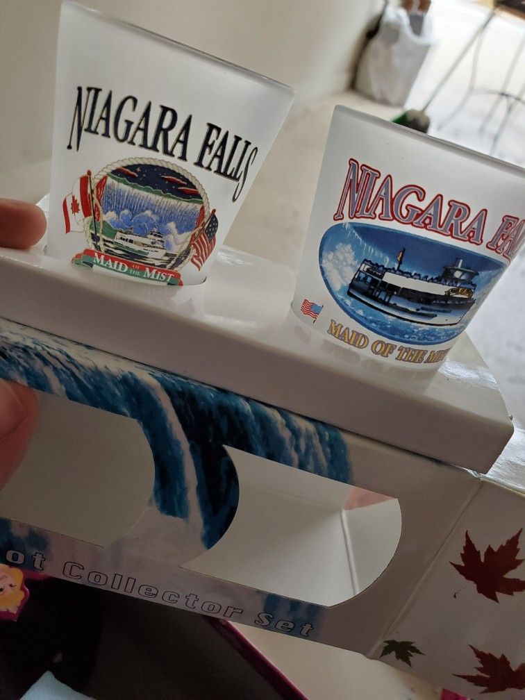 2 Niagra Falls Shot Glasses