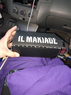 IL MAKIAGE FLAWLESS FOUNDATION+CONCEALER BRUSH