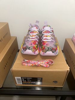 No Bull Women’s 6.5 Athletic Flower Themed Sneaker (EXCLUSIVE ‼️) I also have more in stock.