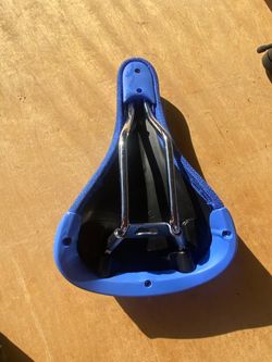 Blue SE bike seat