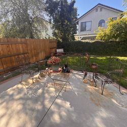 Beautiful Vintage Iron Outdoor Set