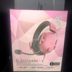 Razer BlackShark Pink Headset & Ipad Keyboard case Logitech