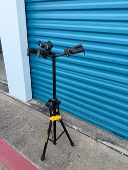 Hercules Guitar Stand – Adjustable Triple Guitar Stand