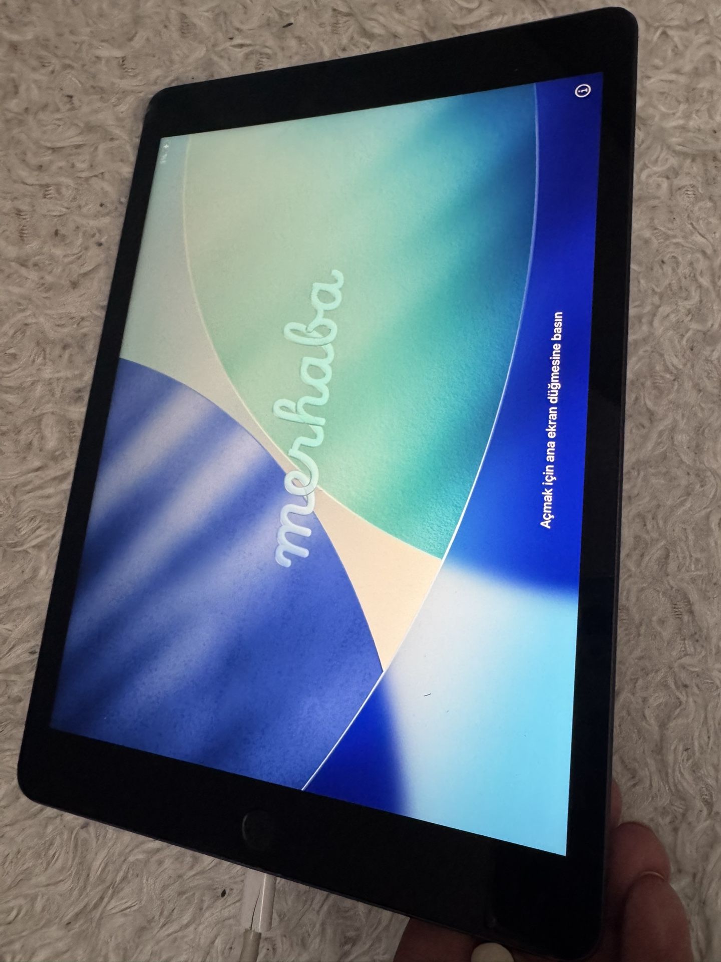 Apple Ipad 8th. Gen - 10.2" Apple A12 Bionic Hexa-Core 3GB RAM 32GB Storage - Only Wifi 