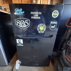 Mini fridge / freezer