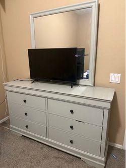 Gray 6 drawer dresser with mirror