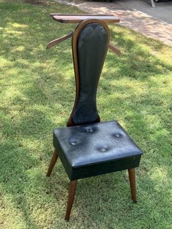 1920’s Beautiful Butler’s Chair