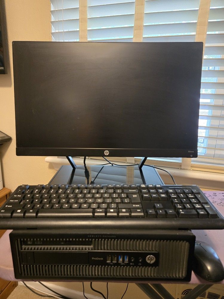 HP ProDesk 600 and HP 22cwa LED Monitor
