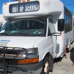 2013 Chevy Shuttle Bus Duramax Diesel 6.6 4500