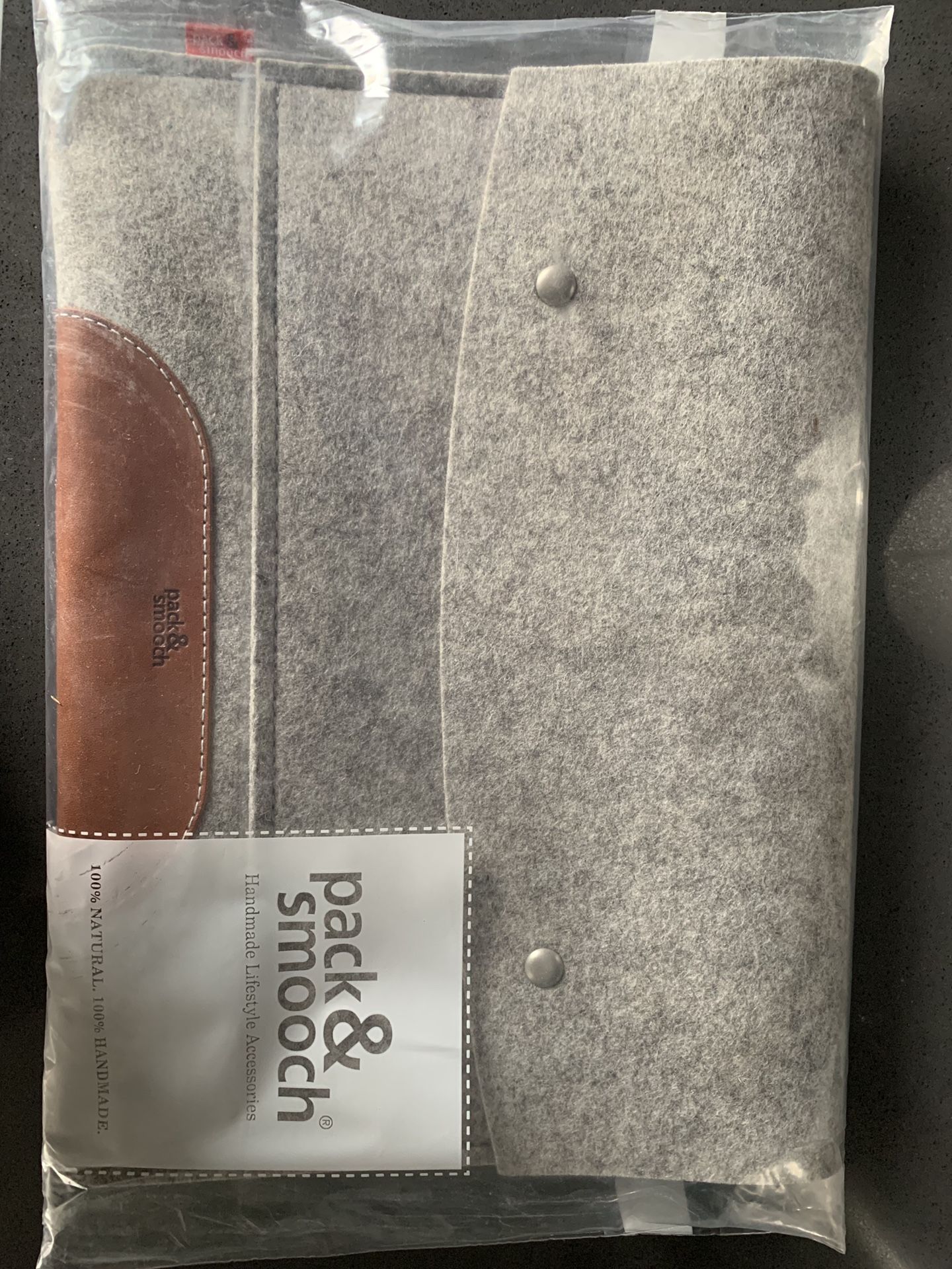 Pack & Smooch 12.9 in iPad (2018) wool case (unopened)