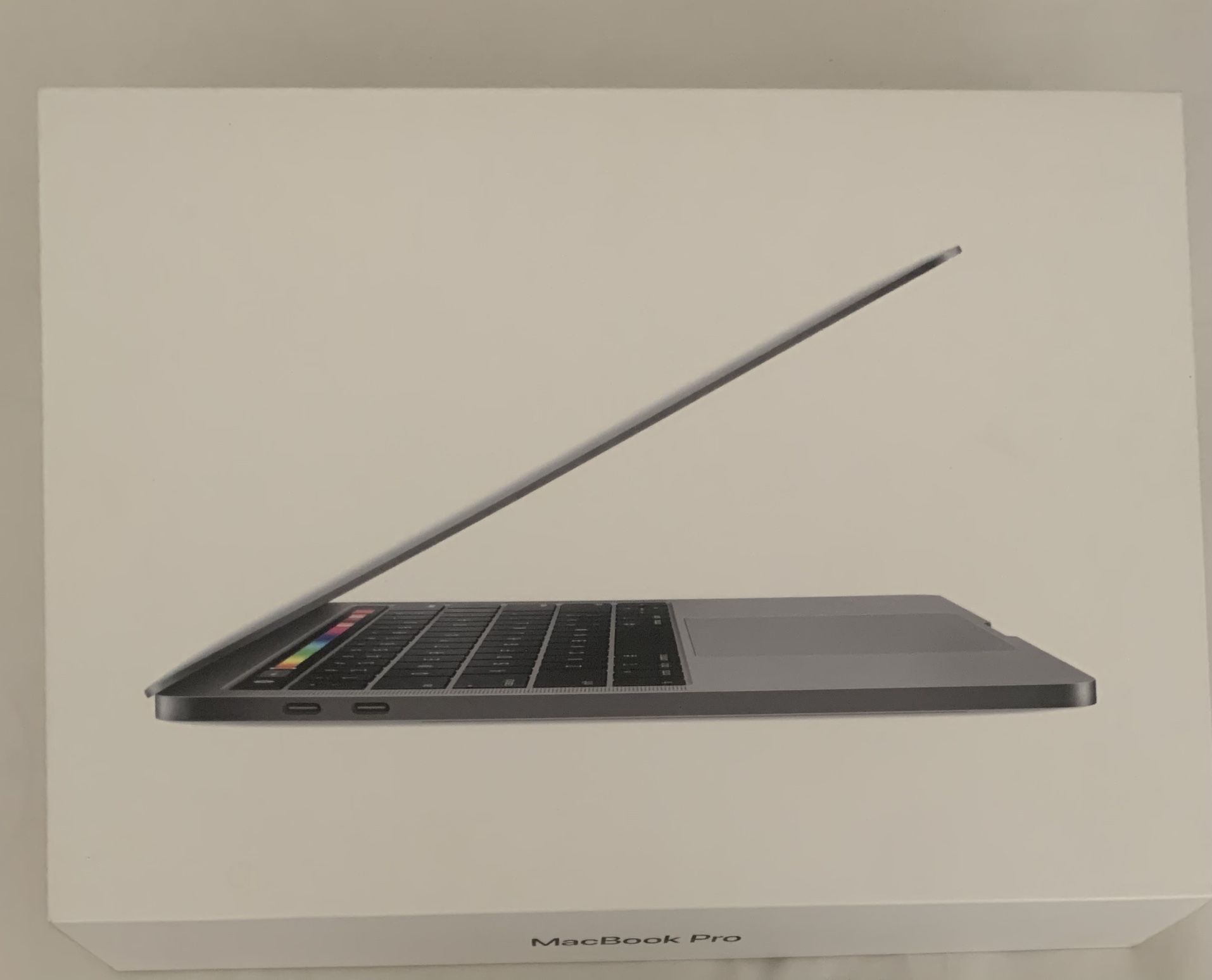 Apple MacBook Pro 13” Retina - macOS V.15.7.1 Sequoia 