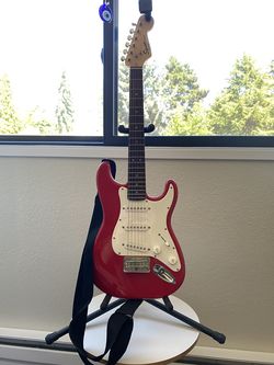 Fender Squier Mini w/ Marshall amp