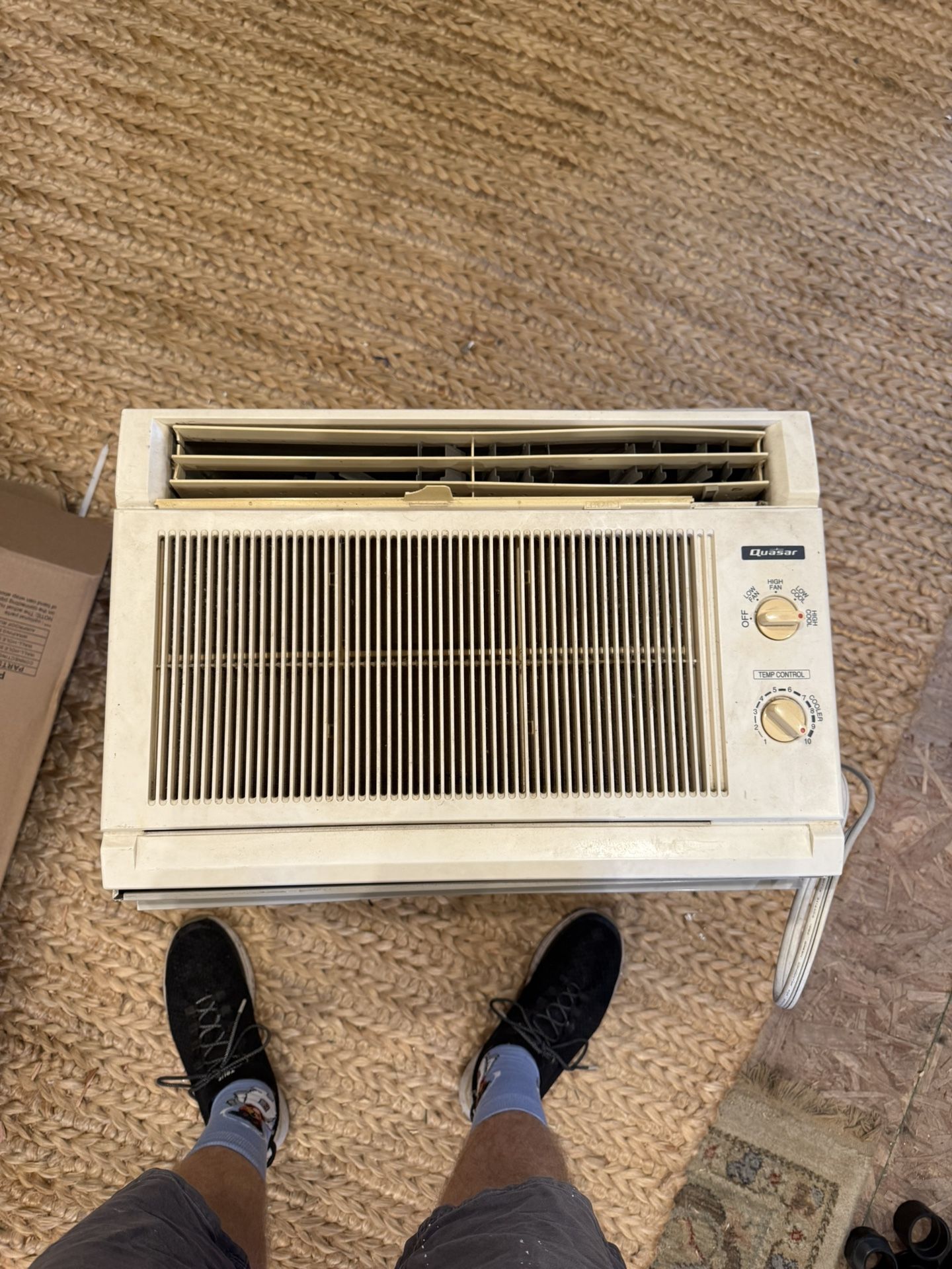 Quasar Window Mounted Ac Unit 11500 BTU