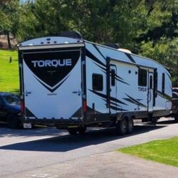 2020 Heartland Torque T333 – LIKE NEW Luxury Toy Hauler!