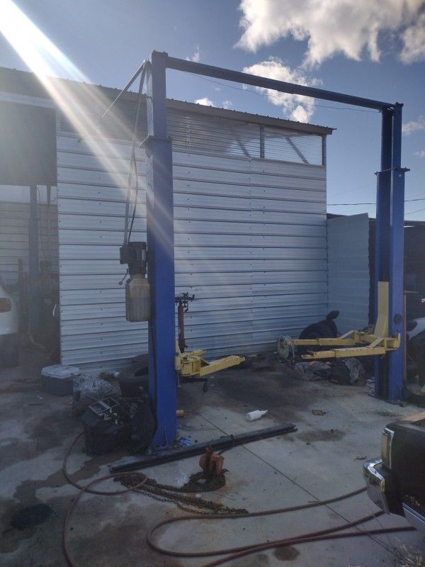 2 Post Car Lift