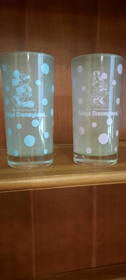 Tokyo Disneyland Mickey & Minne frosted glasses. Nice Addition To Your Disneyland Collection. Excellent Condition. Purchased By Me At Tokyo Disneyland
