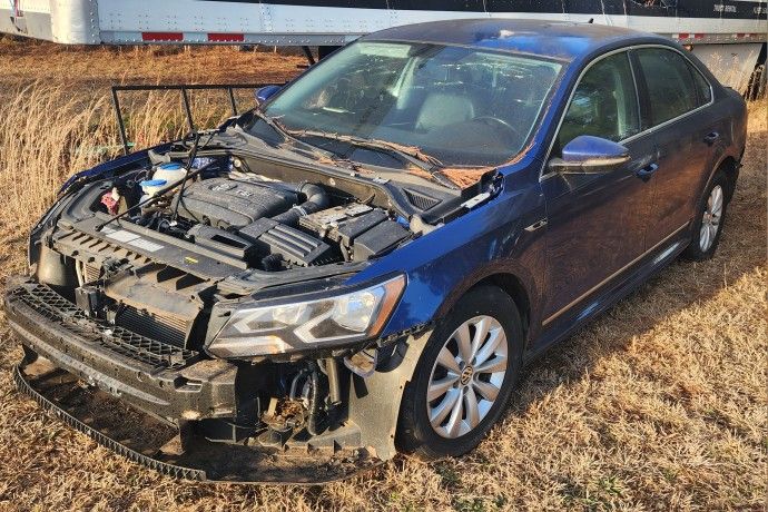 PARTS ONLY 2016 VOLKSWAGEN PASSAT