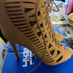 $20 Heels For Sale Size 8.5