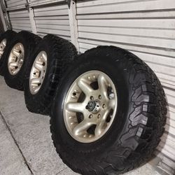 Sierra / Silverado 6x139. 7 & 6x5.5  wheels & BF Goodrich KO2 tires 265/75/16