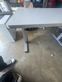 Electric Height Adjustable Standing Desk