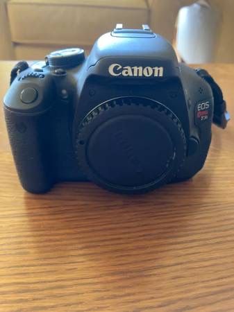 Canon EOS Rebel T3i Camera