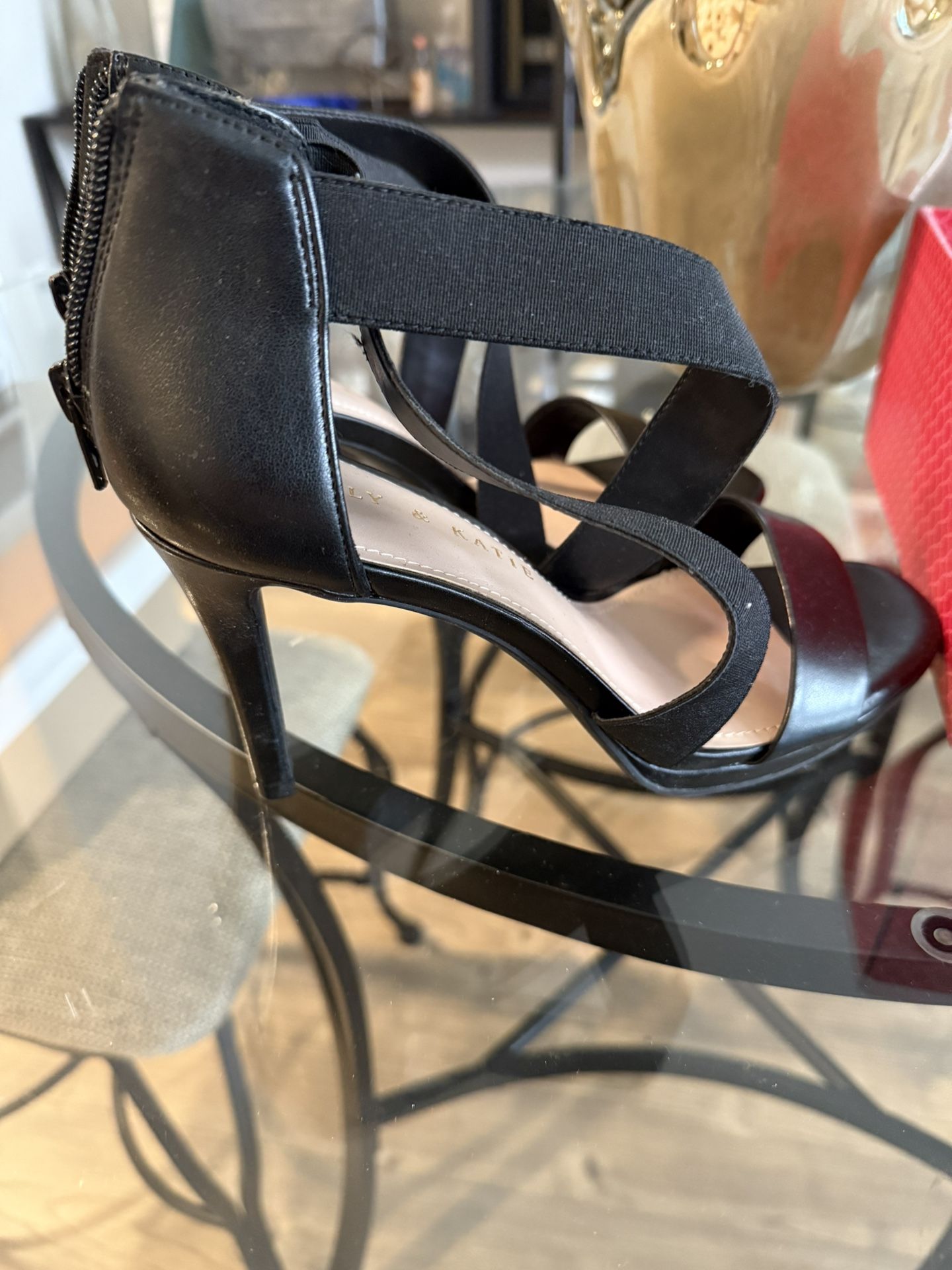 Women’s Heels Never Worn 8.5