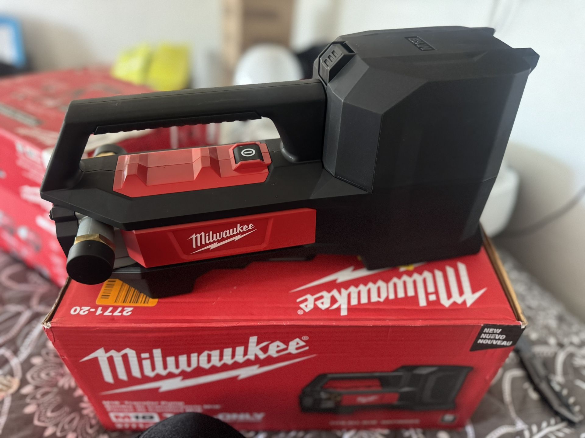 Milwaukee M18 18-Volt 1/4 HP Lithium-Ion Cordless Transfer Pump (Tool Only